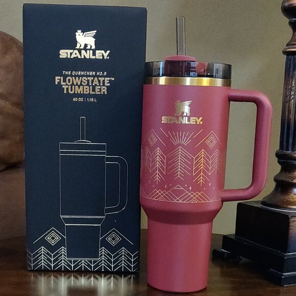 Stanley Winterscape Quencher H2.0 Flowstate 40 oz NEW IN BOX Cranberry - Picture 1 of 6